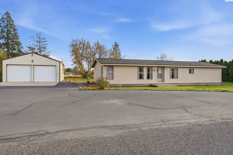 Photo of 549 Ray Blvd, Burbank, WA 99323 (MLS # 288874)