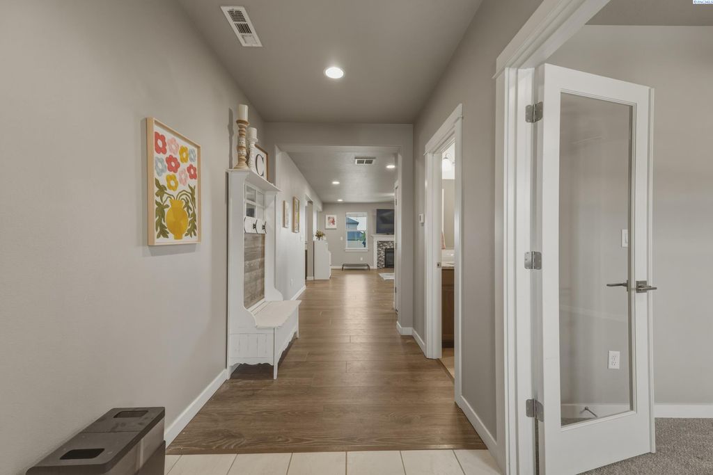 Photo of 3070 Duval Loop, Richland, WA 99352 (MLS # 292137)