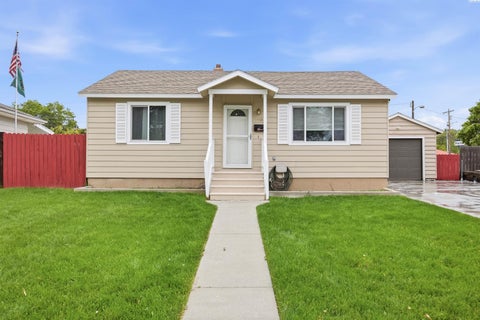 Photo of 1910 Everest Ave, Richland, WA 99354 (MLS # 293311)