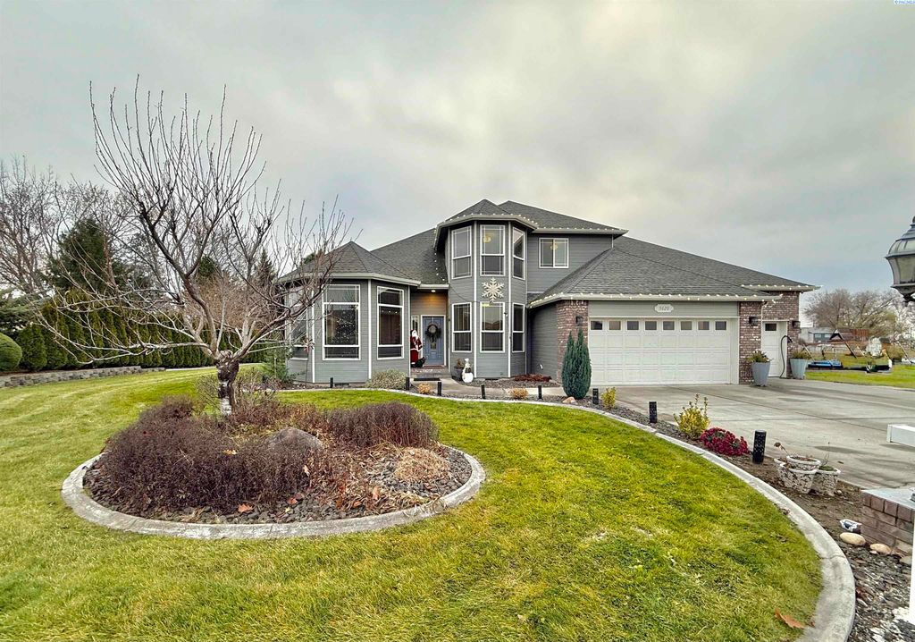 Photo of 5620 W Dradie St, Pasco, WA 99301 (MLS # 289226)