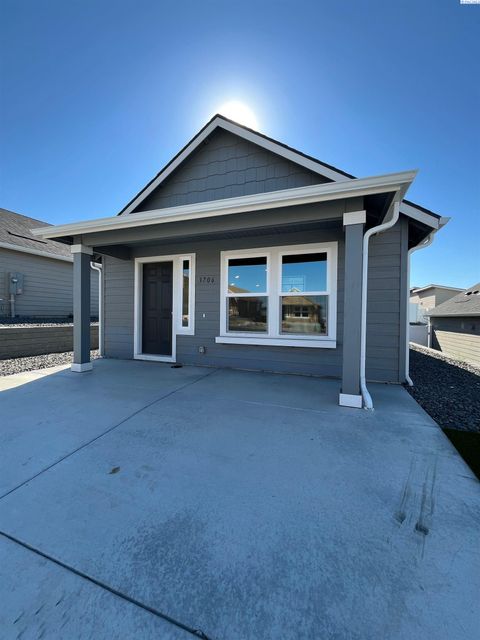 Photo of 3706 S Quay Street, Kennewick, WA 99338 (MLS # 292495)