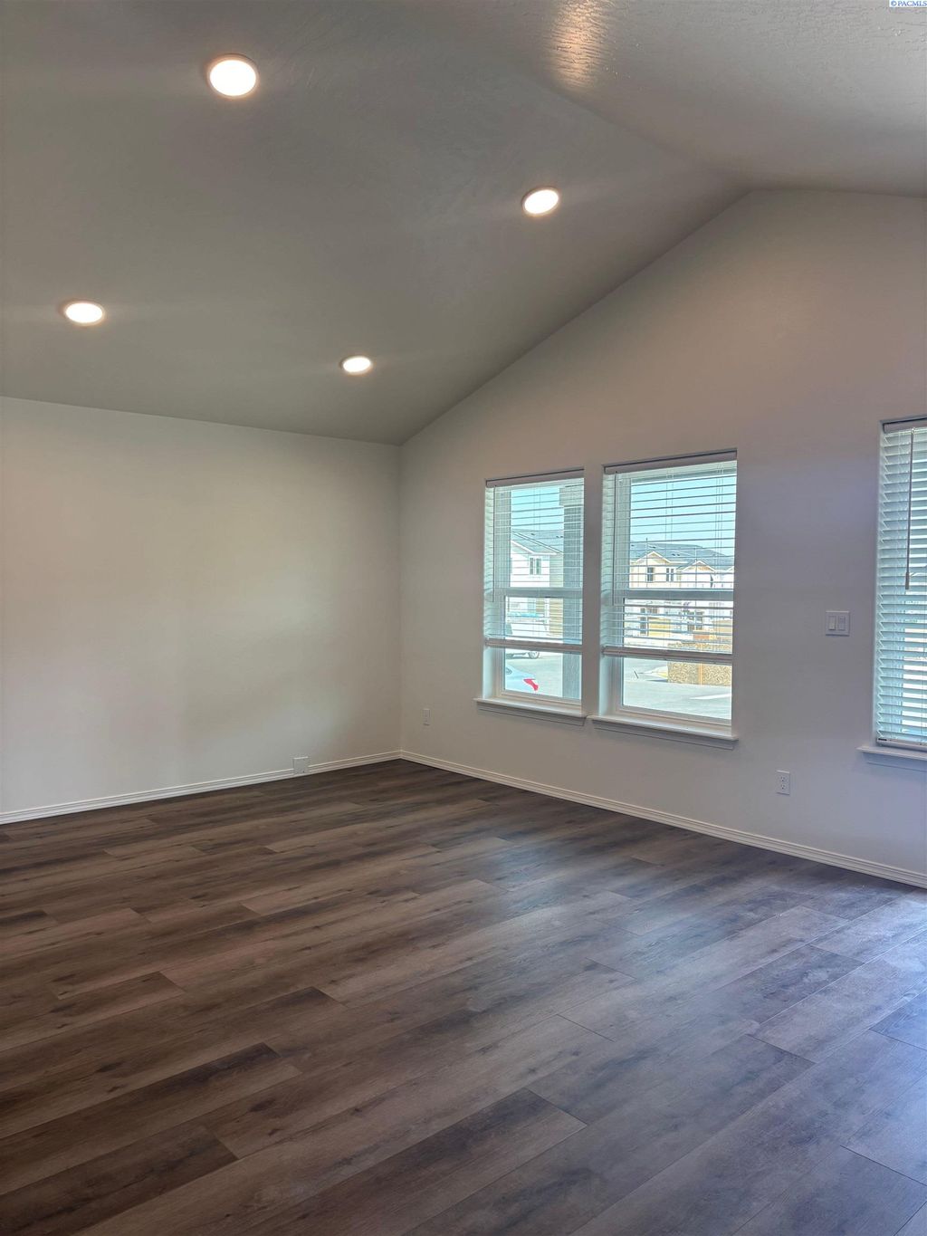 Photo of 3706 S Quay Street, Kennewick, WA 99338 (MLS # 292495)