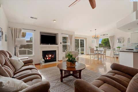 Photo of 901 Sirron AVE, Richland, WA 99352 (MLS # 293472)