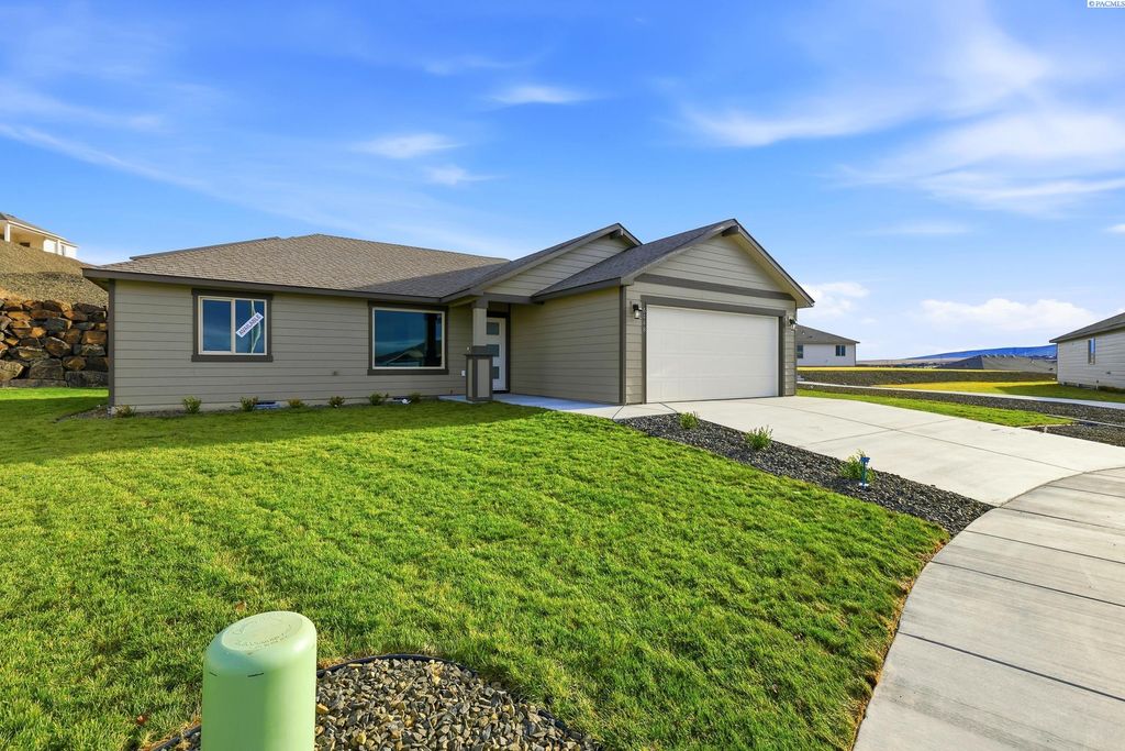 Photo of 6448 W 29th Ct, Kennewick, WA 99338 (MLS # 292287)