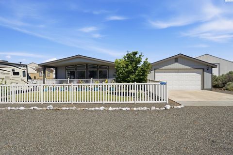 Photo of 207 SW Airport Way, Mattawa, WA 99349 (MLS # 292779)