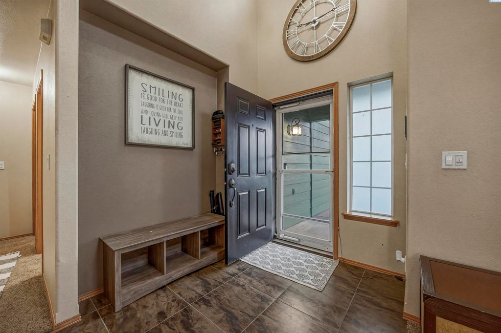 Photo of 3313 S Buntin Street, Kennewick, WA 99337 (MLS # 292520)