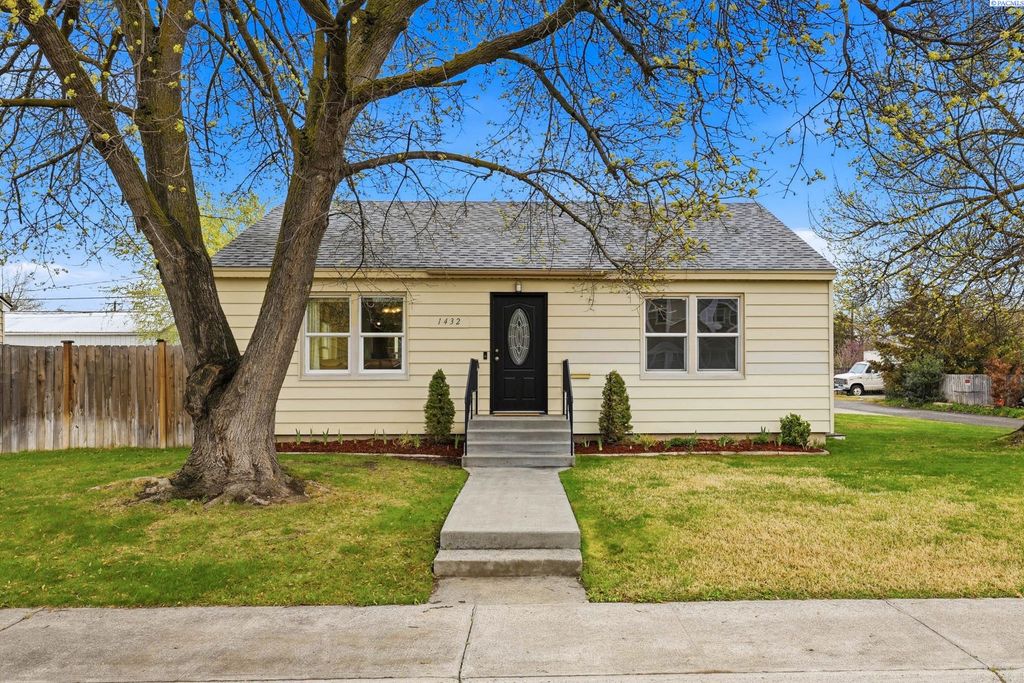 Photo of 1432 Goethals Dr, Richland, WA 99354 (MLS # 291770)