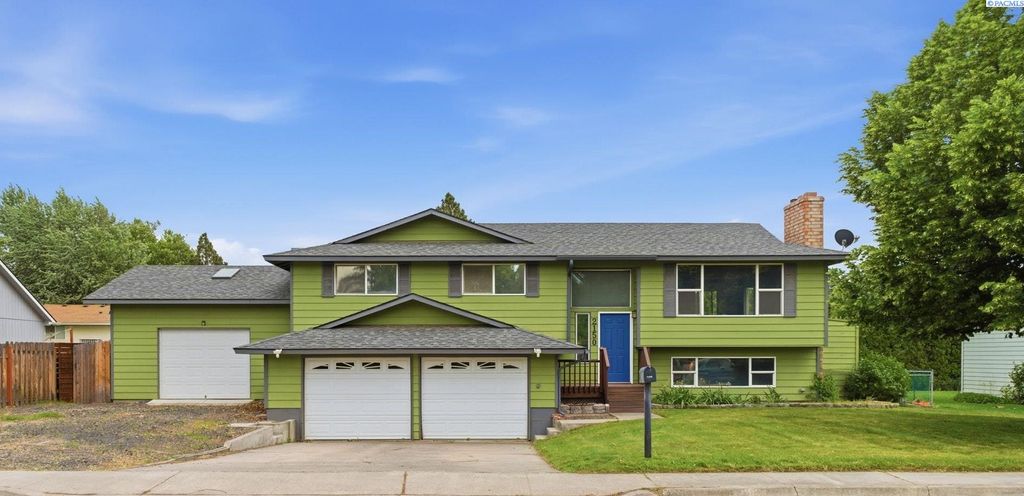 Photo of 2150 Cascade AVE, Richland, WA 99352 (MLS # 292986)