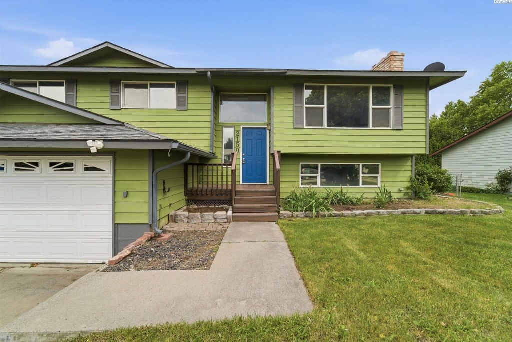 Photo of 2150 Cascade AVE, Richland, WA 99352 (MLS # 292986)