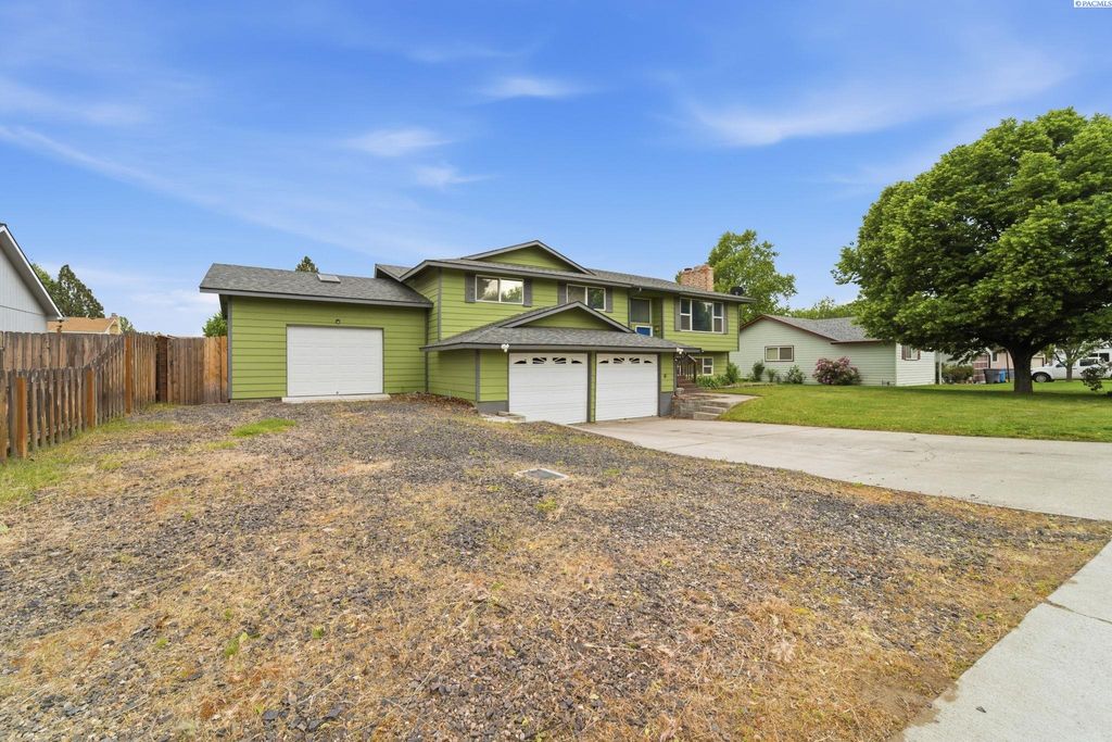 Photo of 2150 Cascade AVE, Richland, WA 99352 (MLS # 292986)