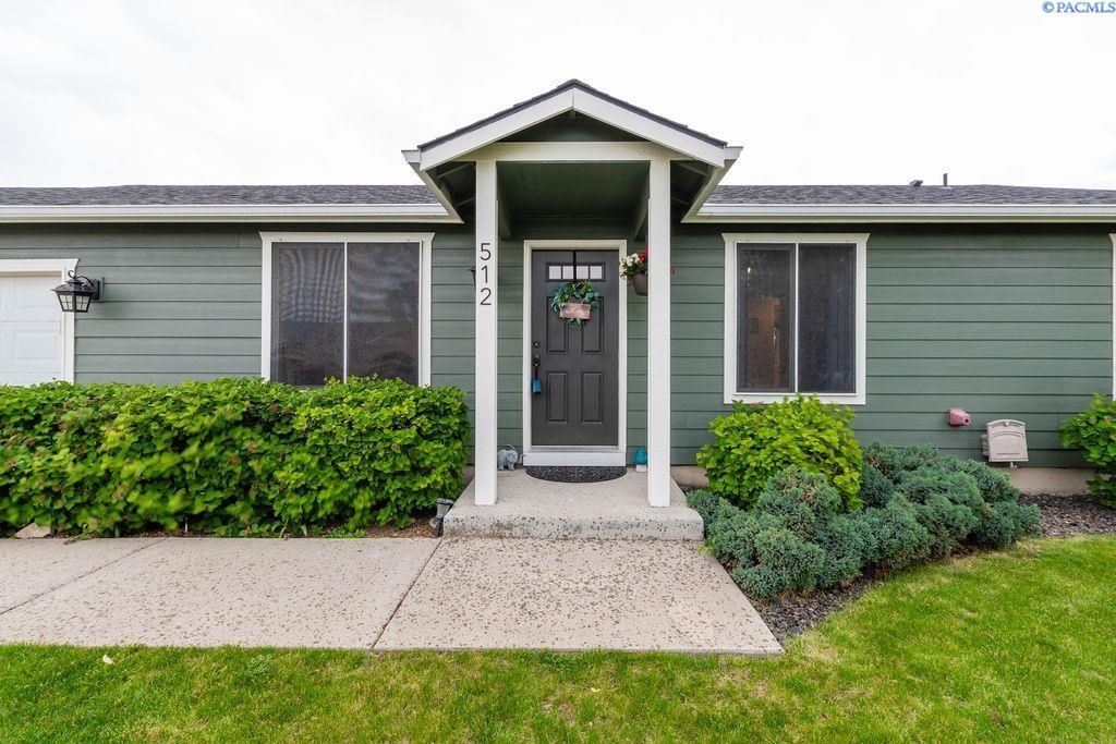 Photo of 512 Sedgwick Place, Richland, WA 99352 (MLS # 292376)