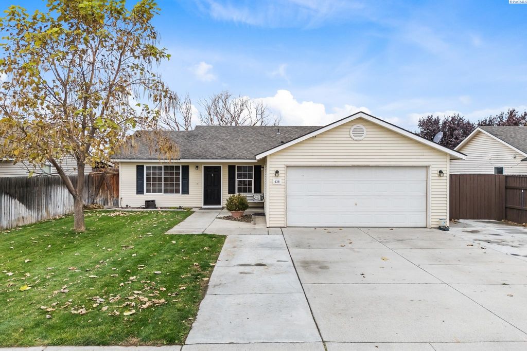 Photo of 428 N Arbutus Avenue, Pasco, WA 99301 (MLS # 288678)