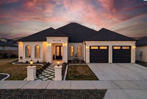 Photo of 3914 Barbera Street, Richland, WA 99352 (MLS # 291171)