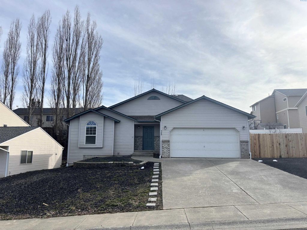 Photo of 345 NW Parr Dr, Pullman, WA 99163 (MLS # 290851)