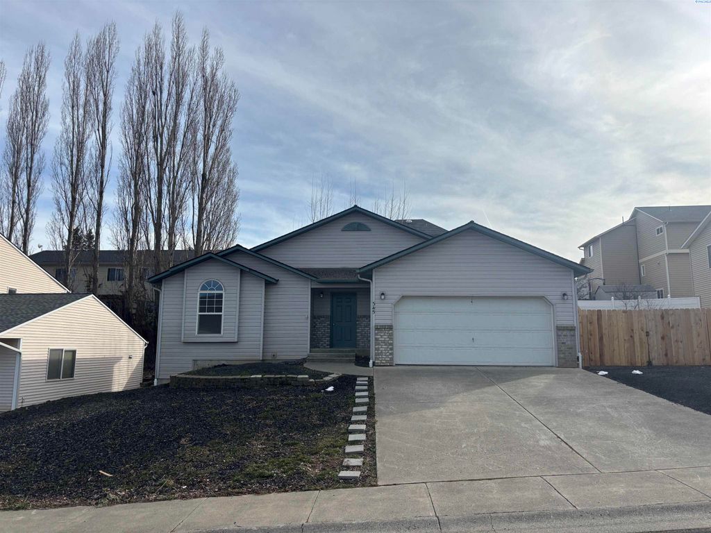 Photo of 345 NW Parr Dr, Pullman, WA 99163 (MLS # 290851)