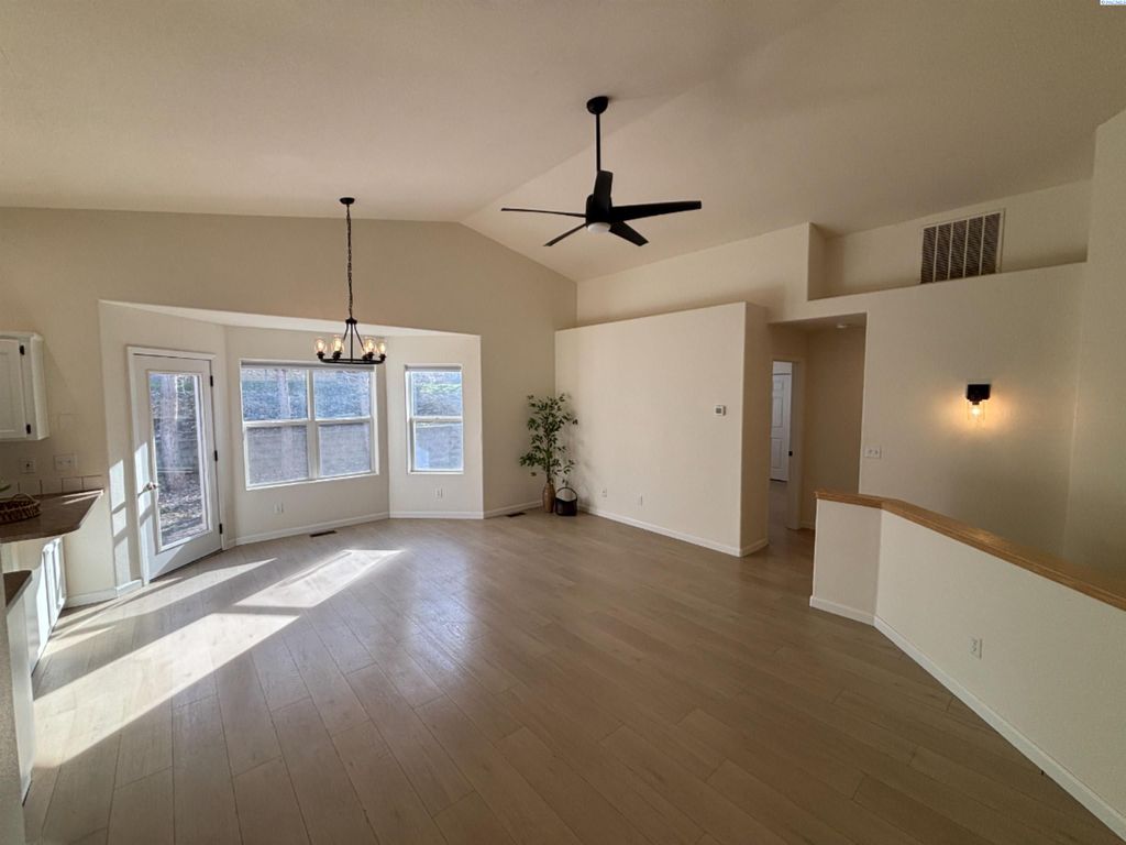 Photo of 345 NW Parr Dr, Pullman, WA 99163 (MLS # 290851)