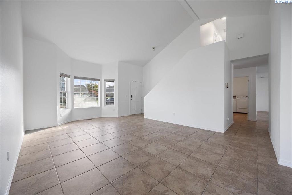 Photo of 1708 W 24th Ave, Kennewick, WA 99337 (MLS # 288477)