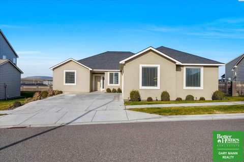 Photo of 4936 Mcewan Dr, Richland, WA 99352 (MLS # 290590)