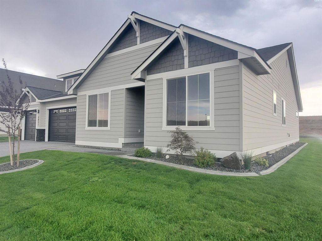 Photo of 2851 Savannah, Richland, WA 99354 (MLS # 286852)