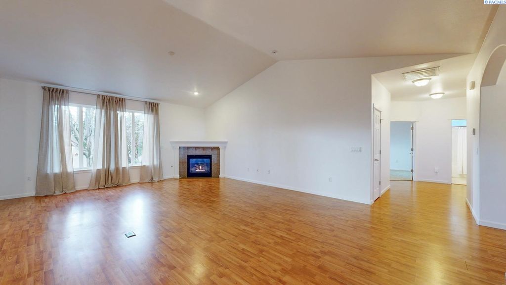 Photo of 2981 Redrock Ridge Loop, Richland, WA 99354 (MLS # 289449)