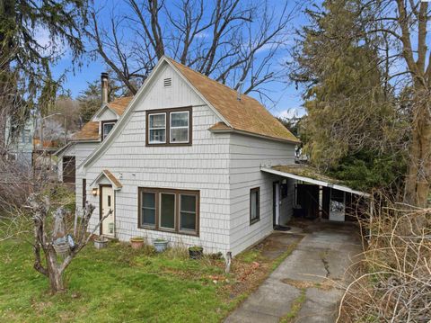 Photo of 348 NW Harrison St, Pullman, WA 99163 (MLS # 291508)