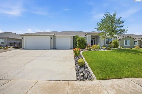 Photo of 6749 Argos St, West Richland, WA 99353 (MLS # 294302)