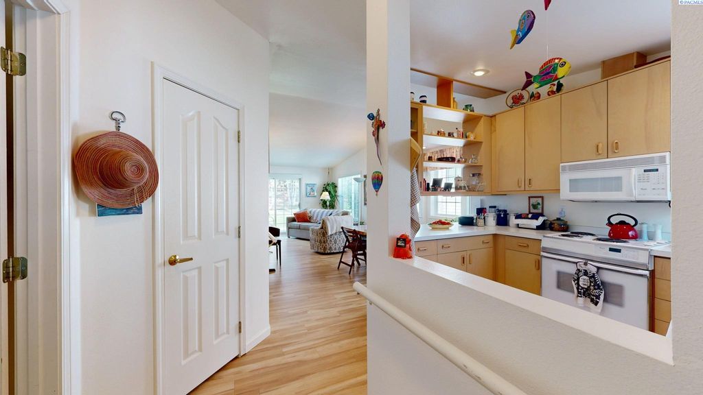 Photo of 1425 SE Fancy Free Dr, Pullman, WA 99163 (MLS # 287517)