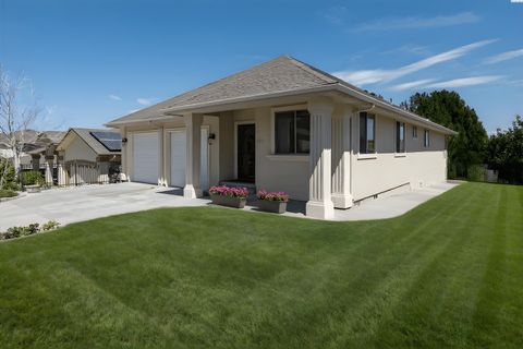 Photo of 1942 Sky Meadow Ave, Richland, WA 99352 (MLS # 287911)