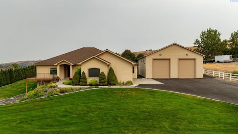 Photo of 27907 S 959 Pr Se Pr, Kennewick, WA 99338 (MLS # 287259)