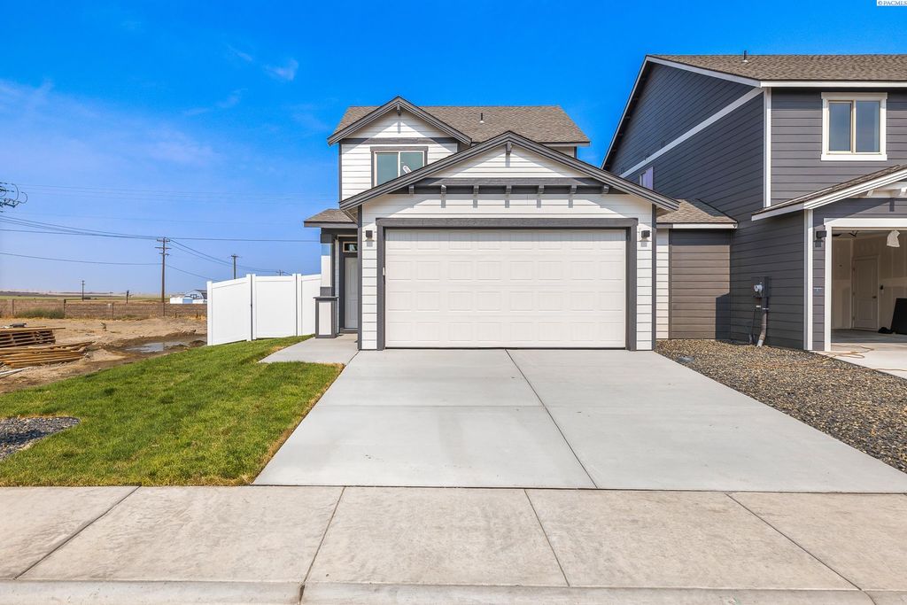 Photo of 7672 Grapevine Ct, West Richland, WA 99353 (MLS # 289446)