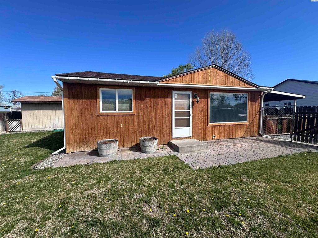 Photo of 723 E 14th Avenue, Kennewick, WA 99337 (MLS # 291875)