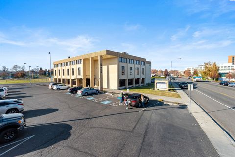 Photo of 925 Stevens Dr #3D, Richland, WA 99352 (MLS # 289074)