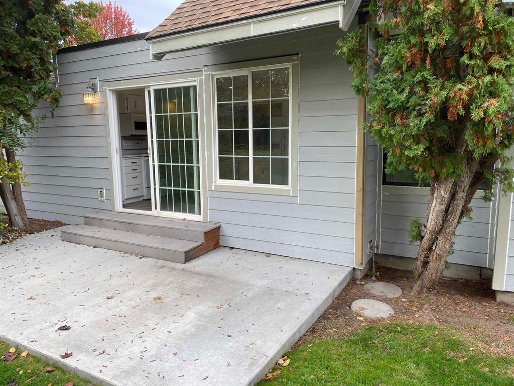 Photo of 2455 Bay Ct, Richland, WA 99354 (MLS # 292318)