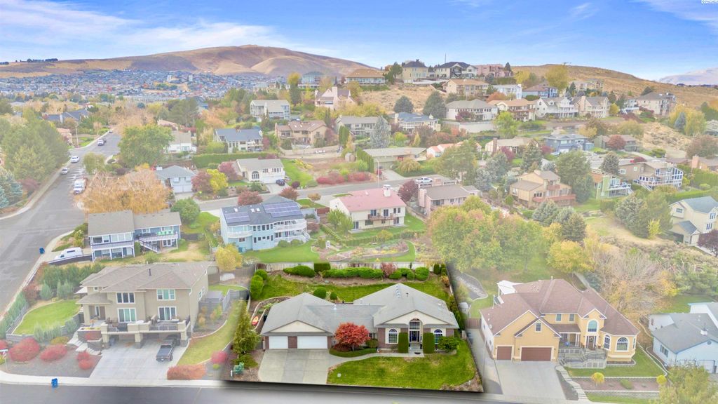 Photo of 1259 Llandwood Ave, Richland, WA 99352 (MLS # 290546)