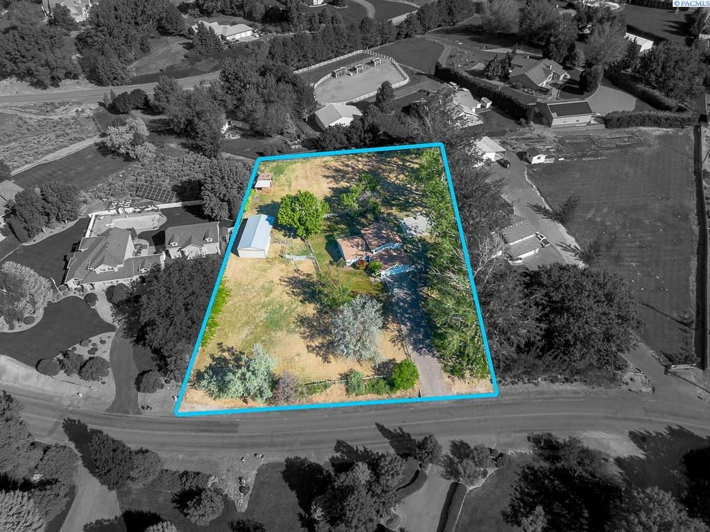 Photo of 101204 E Clover Road, Kennewick, WA 99338 (MLS # 292889)