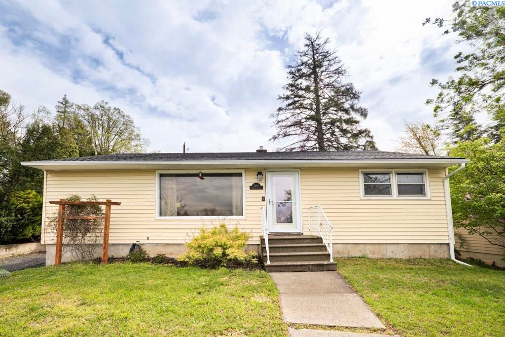 Photo of 1040 NW Clifford St #Moder, Pullman, WA 99163 (MLS # 292537)