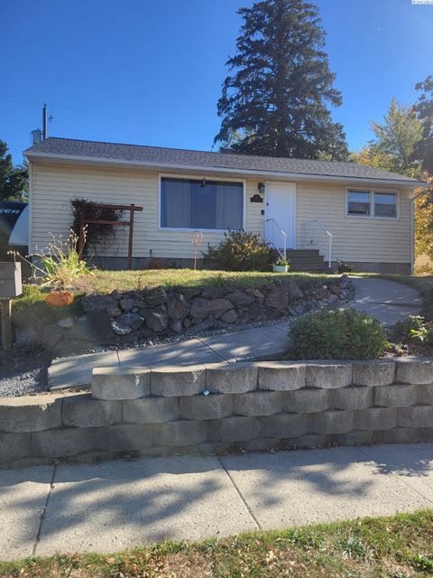 Photo of 1040 NW Clifford St #Moder, Pullman, WA 99163 (MLS # 292537)