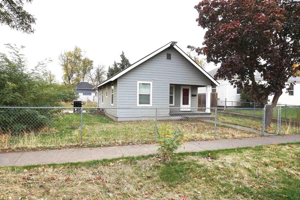 Photo of 738 N 9th Ave, Walla Walla, WA 99362 (MLS # 288412)
