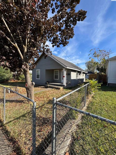 Photo of 738 N 9th Ave, Walla Walla, WA 99362 (MLS # 288412)