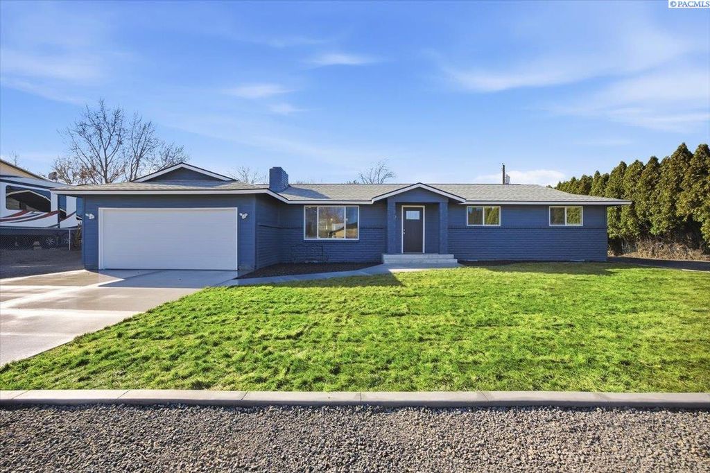 Photo of 4314 S Date Street, Kennewick, WA 99337 (MLS # 290795)