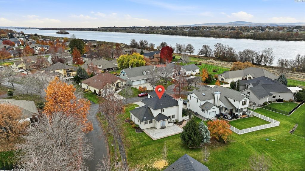 Photo of 7 Buttercup Ct, Pasco, WA 99301 (MLS # 289062)