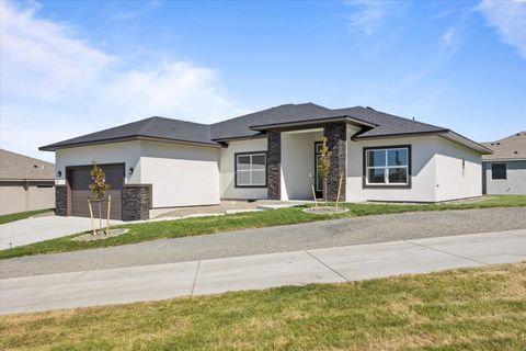 Photo of 1056 Makah Ct, Richland, WA 99352 (MLS # 289049)