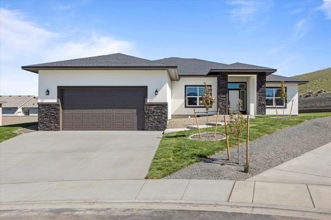 Photo of 1056 Makah Ct, Richland, WA 99352 (MLS # 289049)