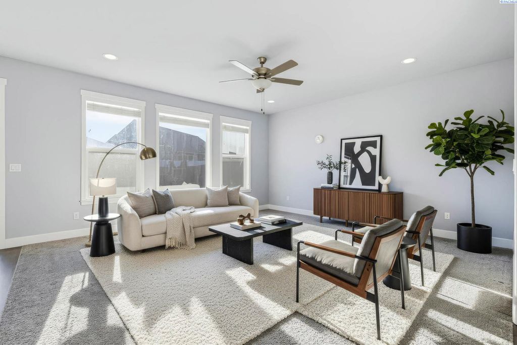 Photo of 3035 Wild Canyon Way, Richland, WA 99354 (MLS # 289474)