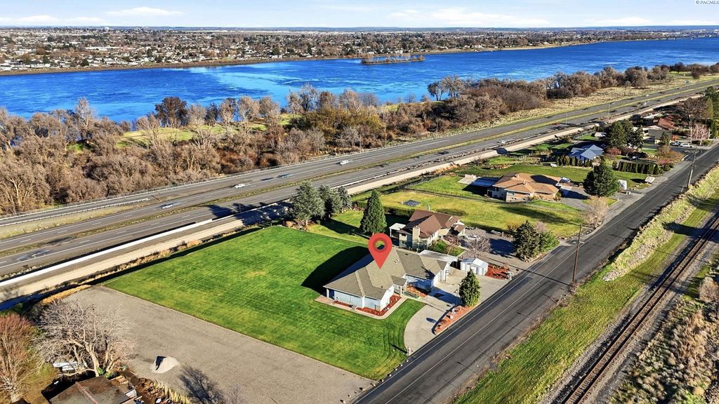 Photo of 5016 &amp; KNA W Yellowstone Ave, Kennewick, WA 99336 (MLS # 292112)