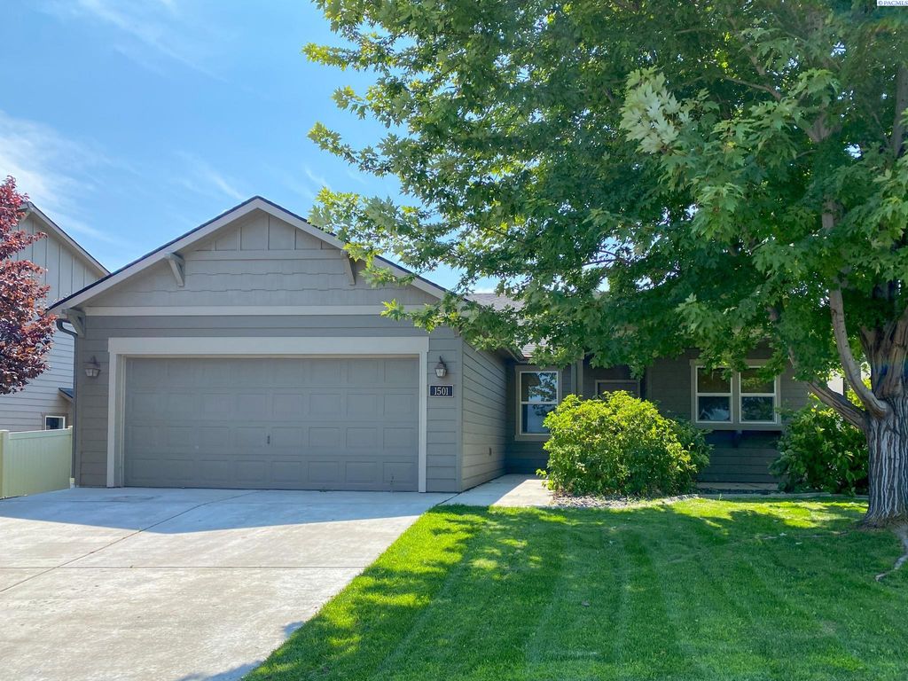 Photo of 1501 Purple Sage Street, Richland, WA 99352 (MLS # 287437)