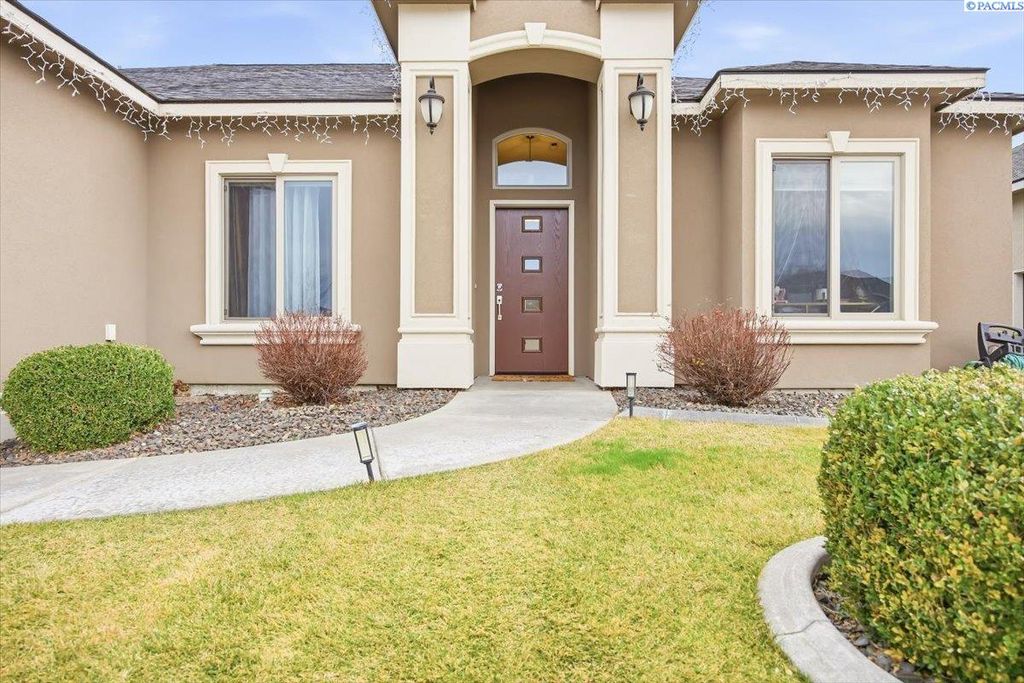 Photo of 4278 S Zillah St, Kennewick, WA 99366 (MLS # 289679)