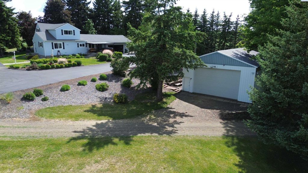 Photo of 47001 Sr 27, Tekoa, WA 99033 (MLS # 291205)