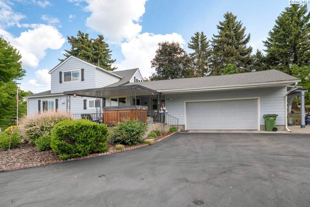 Photo of 47001 Sr 27, Tekoa, WA 99033 (MLS # 291205)