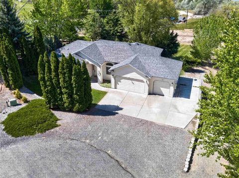 Photo of 100 S Etiwanda Ct, Kennewick, WA 99338 (MLS # 292503)